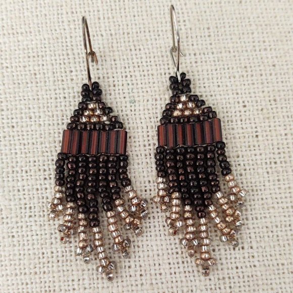 Shades of brown seed and bugle bead earrings - Picture 5 of 7